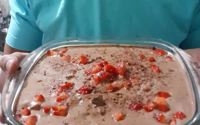 Sobremesa de morango simples e fácil