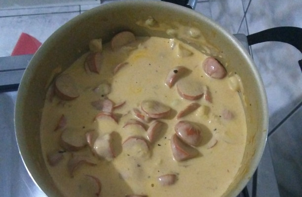 Estrogonofe de salsicha