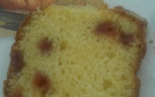 Bolo de fubá com goiabada