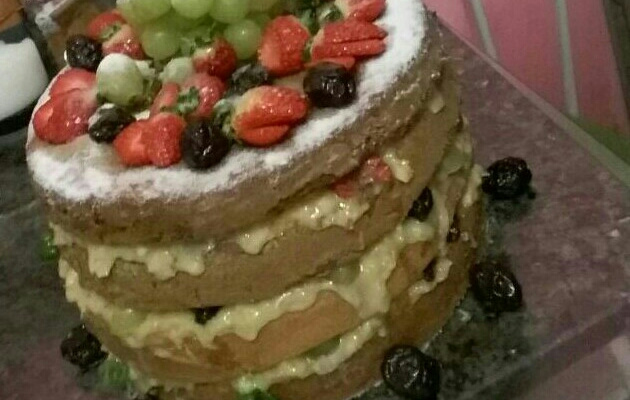 Bolo Pelado (Naked cake)