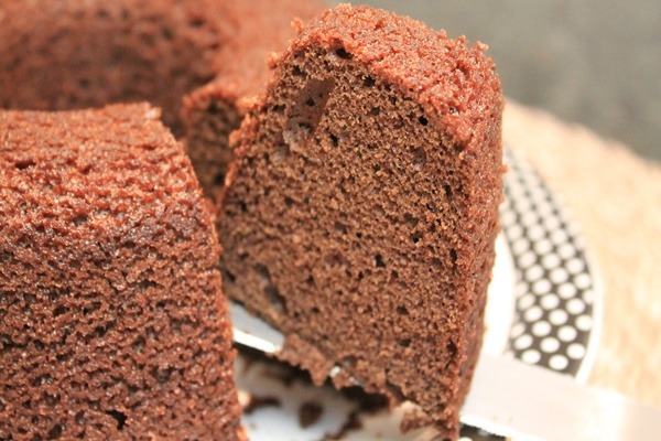 Bolo simples de chocolate light (liquidificador)