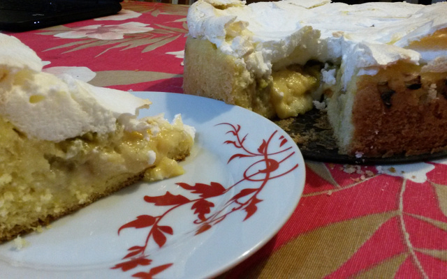 Rababerkuchen: torta típica alemã de ruibarbo