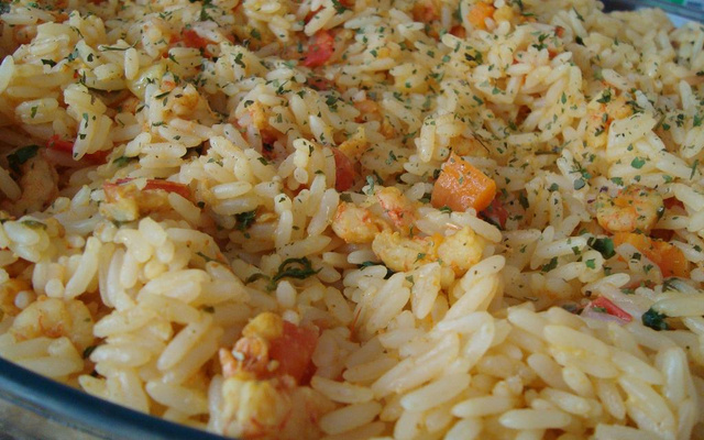 Arroz à grega com camarão