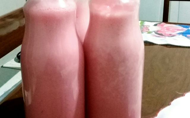 Iogurte caseiro de morango