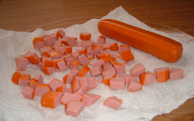 Petisco de salsicha ressecada