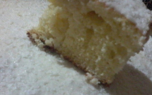Bolo de coco molhadinho