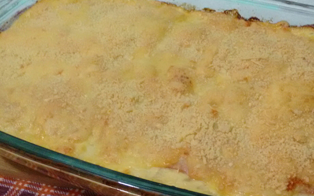 Lasanha de pão e molho branco