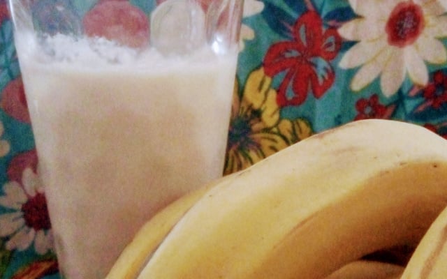 Vitamina de banana com farinha láctea