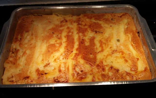 Torta de aveia com recheio de frango, azeitonas e palmito