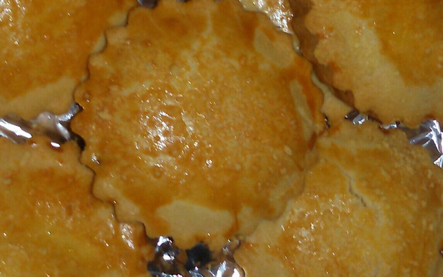 Rocambole de presunto e queijo com massa de pastel