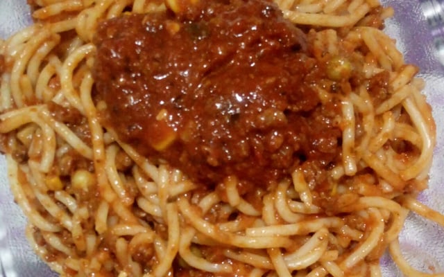 Macarrão com carne moída