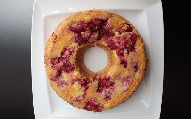 Bolo de ameixa vermelha