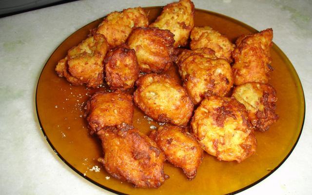 Bolinho de batata com calabresa