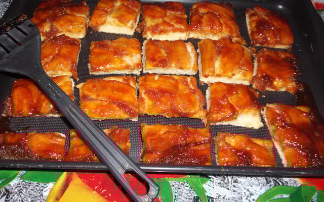 Bolo de banana caramelada