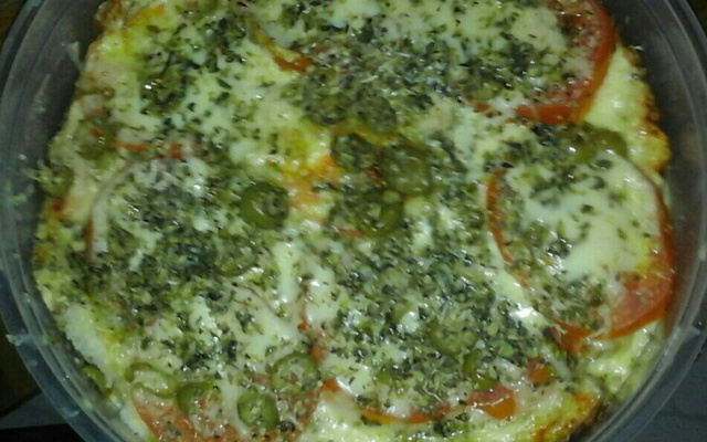 Torta de pão de forma com queijo e presunto