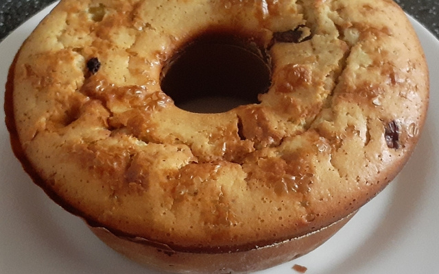 Bolo de laranja com passas