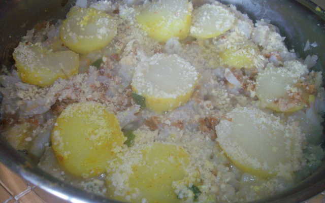 Filé de merluza com creme de cebola