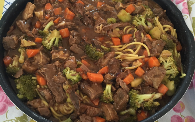 Macarrão estilo chinês