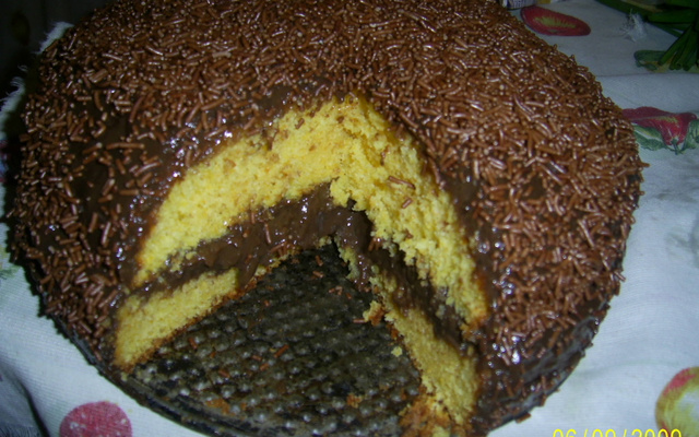 Bolo de cenoura recheado