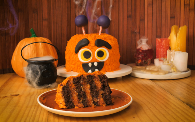 Bolo de chocolate com recheio de doce de abóbora