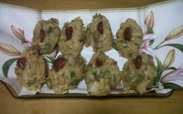 Bolinho de arroz assado com calabresa