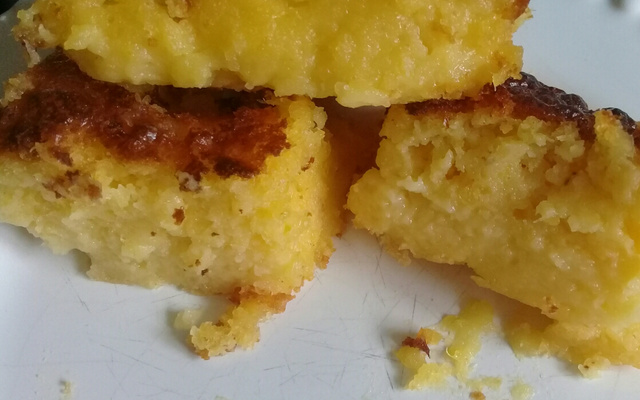 Bolo cremoso de milho verde