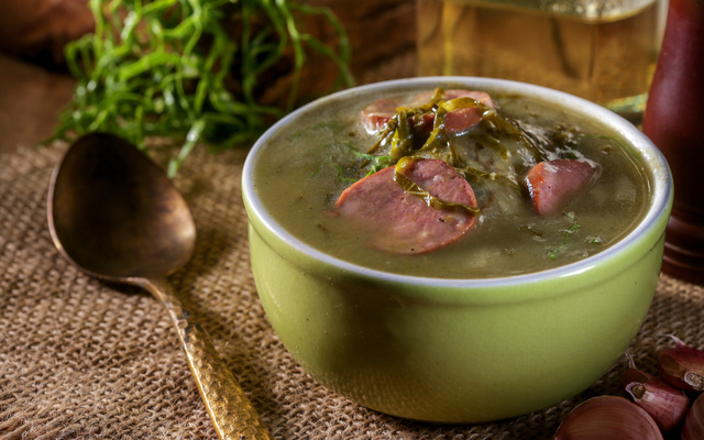 Caldo verde tradicional (simples e gostoso)