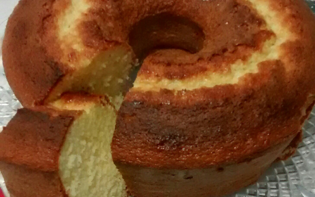 Bolo de iogurte com fubá de liquidificador