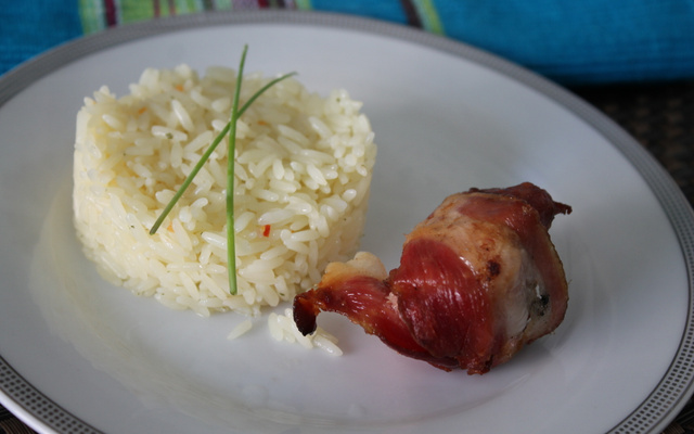 Enroladinho de frango e bacon