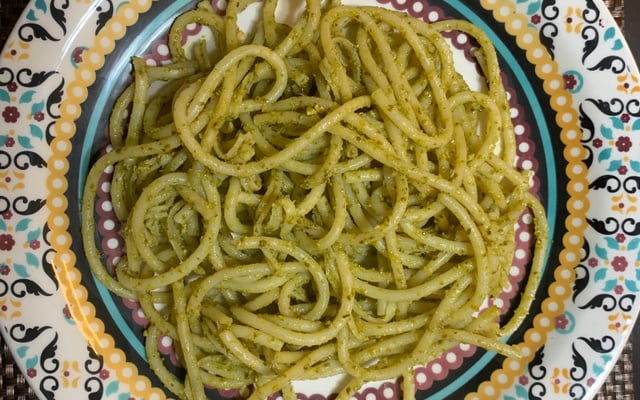 Macarrão ao pesto