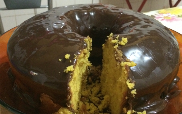 Bolo de cenoura com laranja e farinha integral