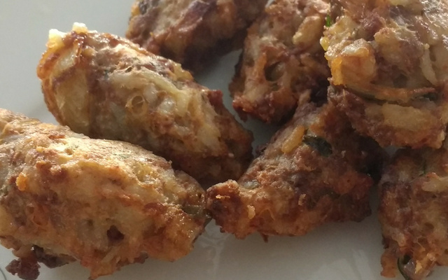 Bolinho de arroz com carne moída