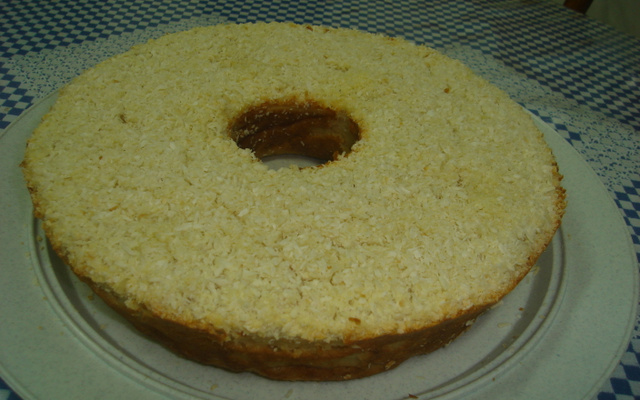 Pudim de pão com coco