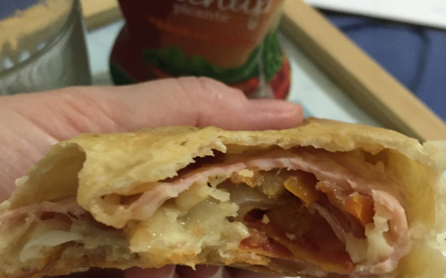 Sanduíche com Massa de Pastel