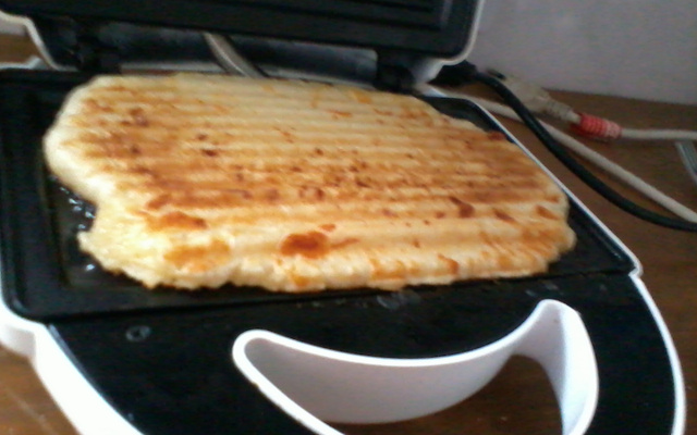 Pão de queijo de sanduicheira