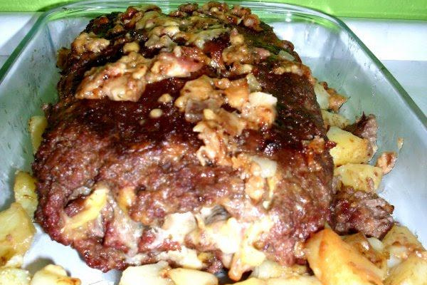 Rocambole de carne moída