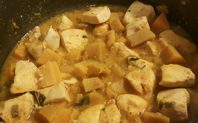 Ensopado de frango com abóbora cabotia