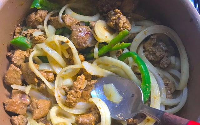 Bife de fígado acebolado