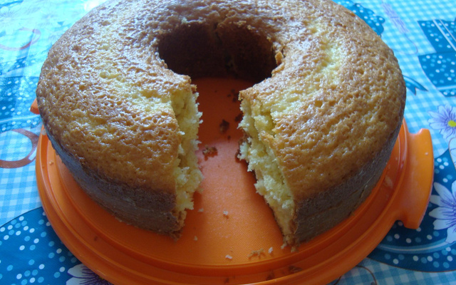 Bolo fofinho de limão tom toque de laranja