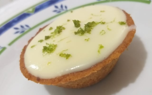 Tortinha de limão com brigadeiro