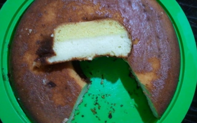 Bolo de milharina cremoso