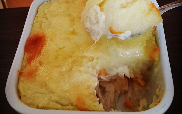 Escondidinho de frango e catupiry