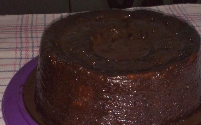 Bolo fofinho de cenoura com chocolate