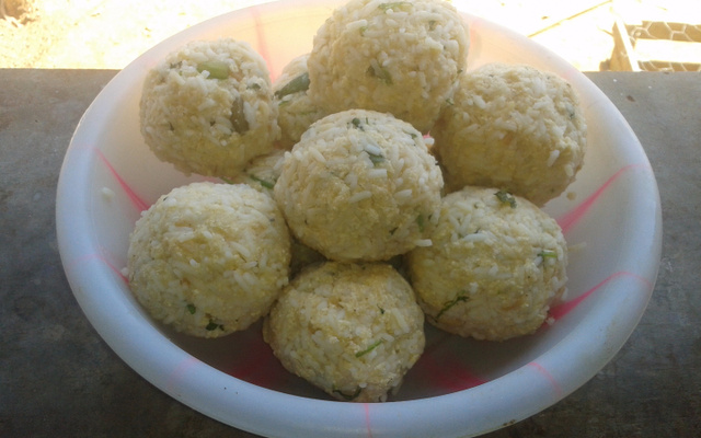 Bolinho de arroz simples da Valéria