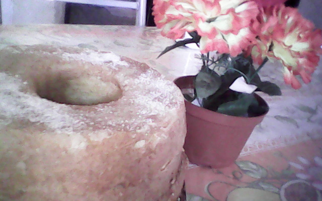 Bolo de farinha de trigo cremoso