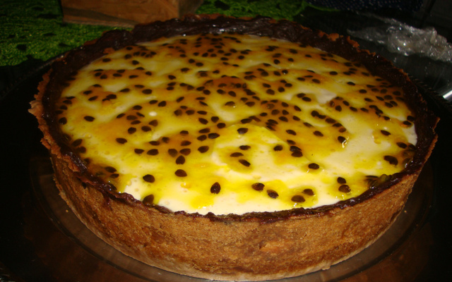 Torta de maracujá com caminha de ganache