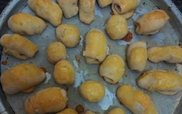 Enroladinho de salsicha assado crocante