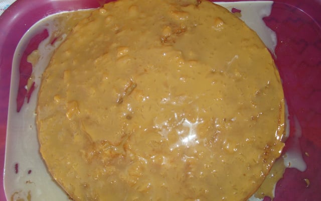Bolo molhadinho de doce de leite
