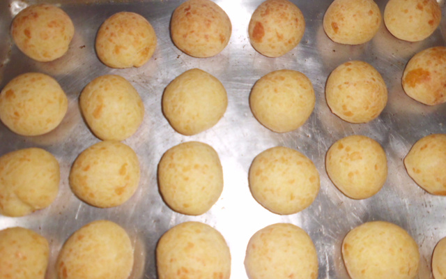 Pão de queijo mineiro
