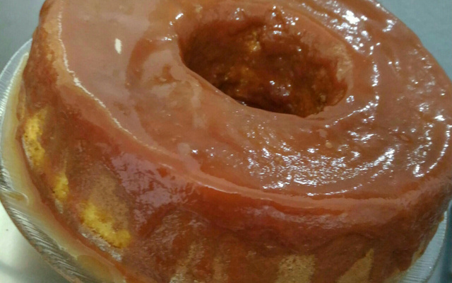 Bolo de fubá com goiabada